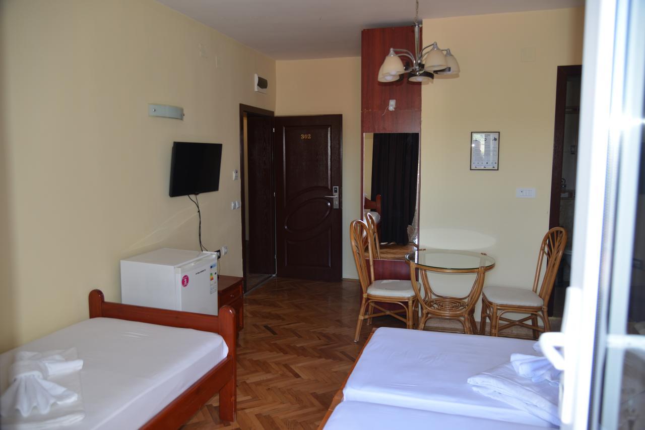 קומאנובו Hotel Bella Donna מראה חיצוני תמונה